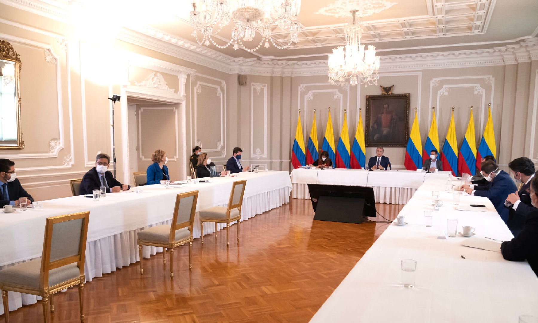 Imagen de la reunión con el Presidente de la República